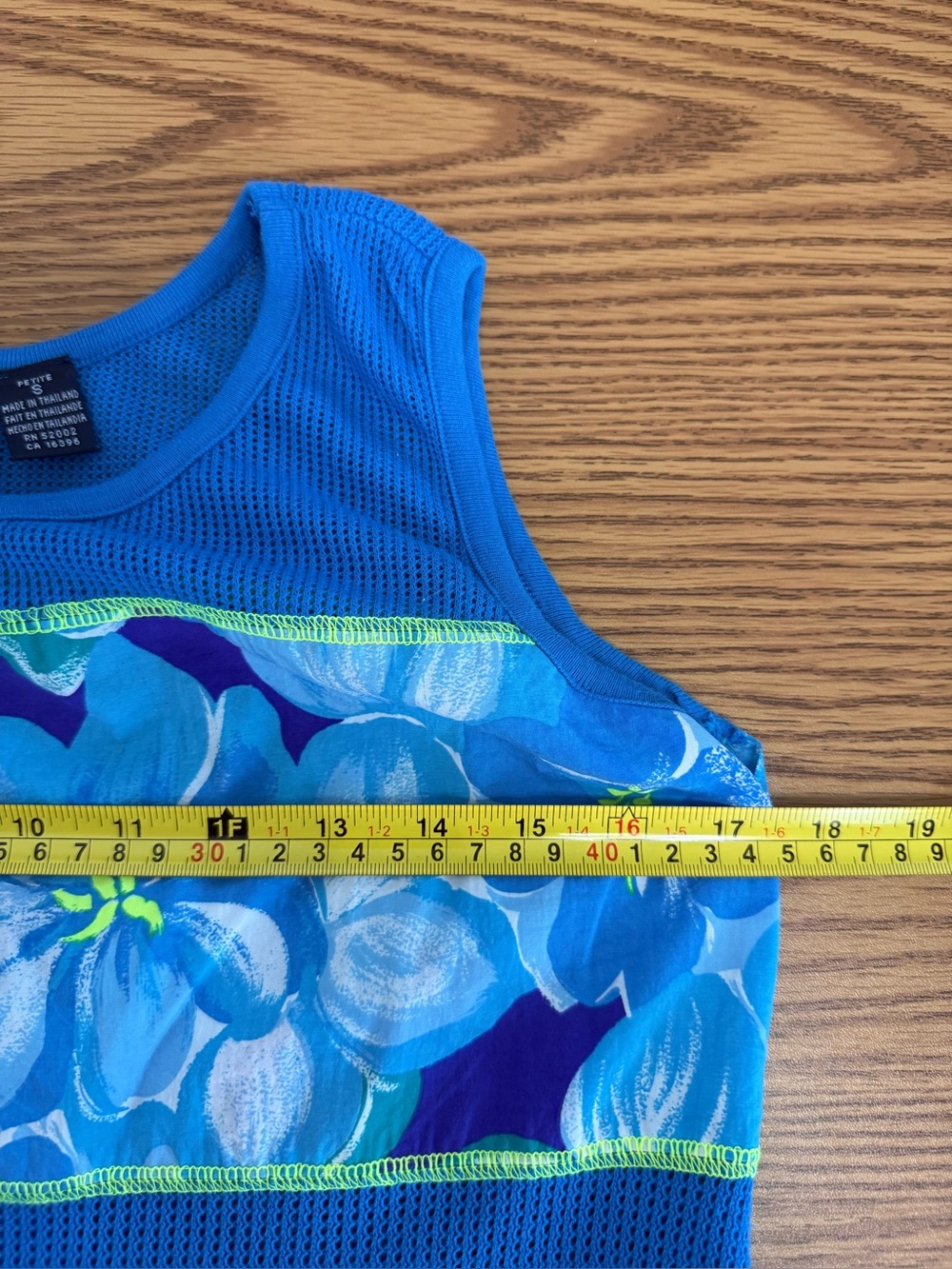Liz Sport Petite 2 pc Short Set w Matching Top. Like New, Vibrant Blue Colors - Picture 6 of 13